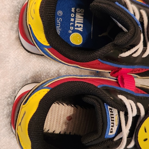 Puma Smiley World Trainers - Picture 7 of 7